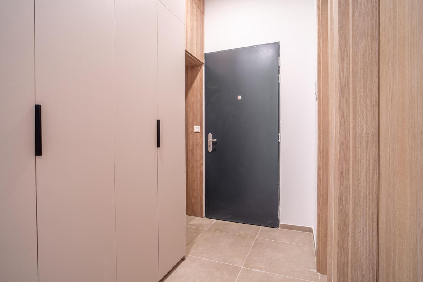 Patronka - Stylish With A Divided Sleeping Area Apartmán