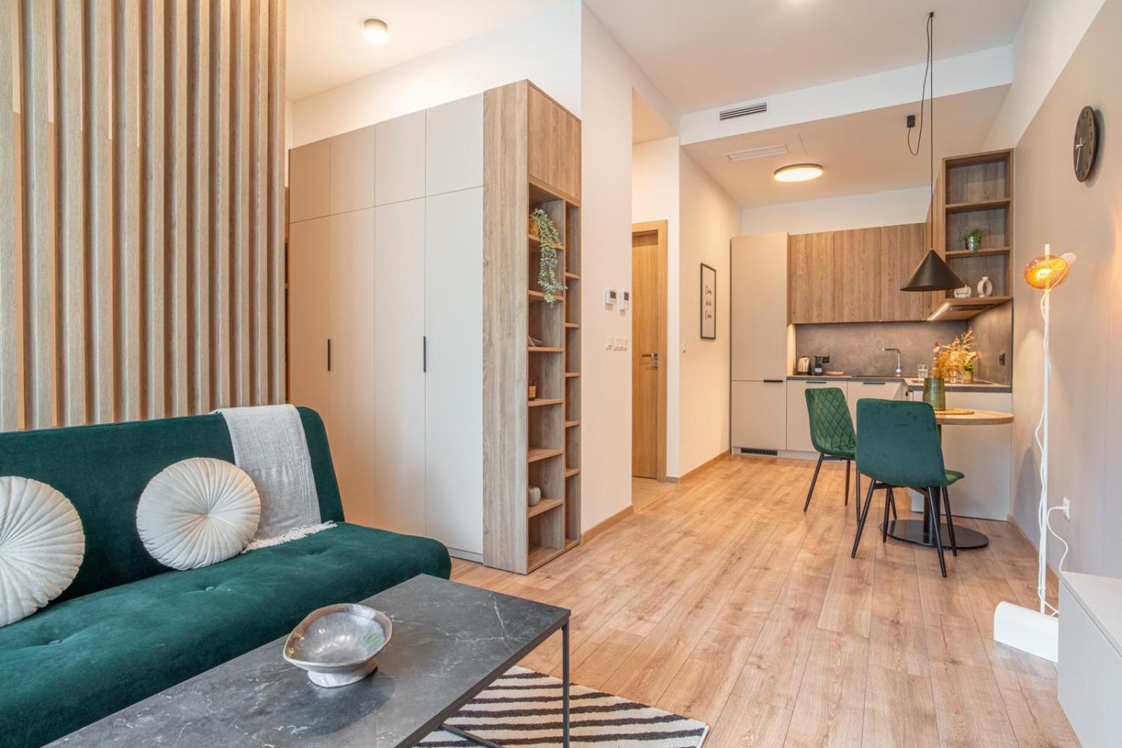 Patronka - Stylish With A Divided Sleeping Area Apartmán